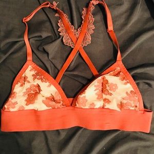 ⭐️PINK Beautiful Lacey Bra